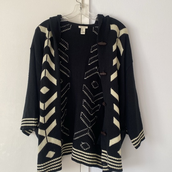 Forever 21 Black/ White Tribal Print Cardigan-New! medium - Picture 6 of 7